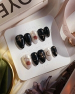 Baroque Noir Reusable Press On Nails - Image 3