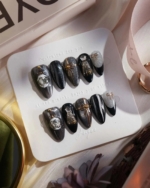 Christmas Eve Reusable Press On Nails - Image 3
