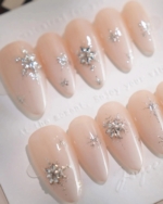 First Flake Reusable Press On Nails - Image 3